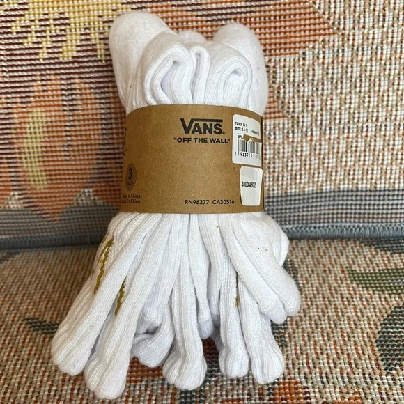 VANS “Off The Wall” Women’s 3 pairs socks set 
NWT - Picture 15 of 16
